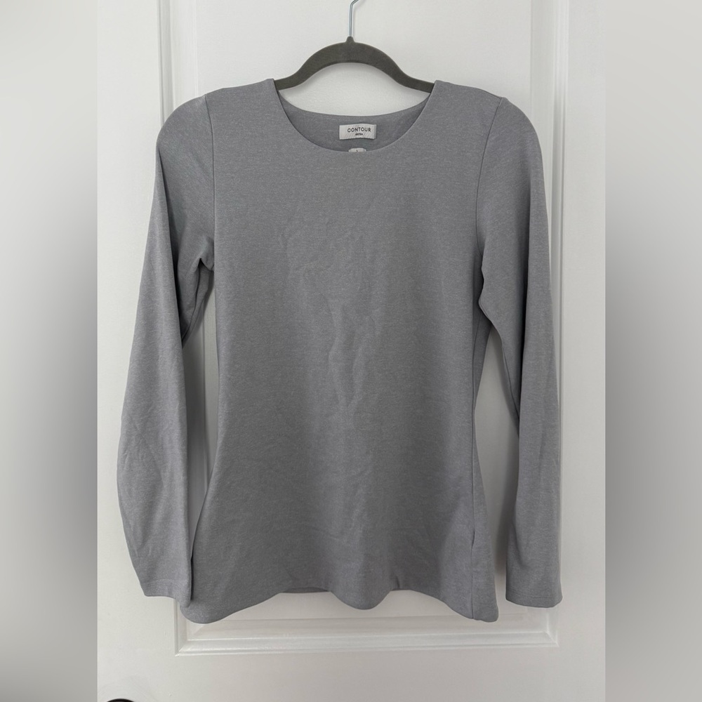 Aritzia Original Contour Crew Hip Length Long Sleeve Top in Light Gray